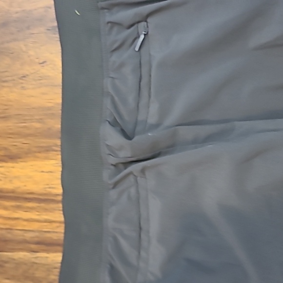 Athleta cropped Pants size 4.  Excellent Condition - Picture 9 of 10